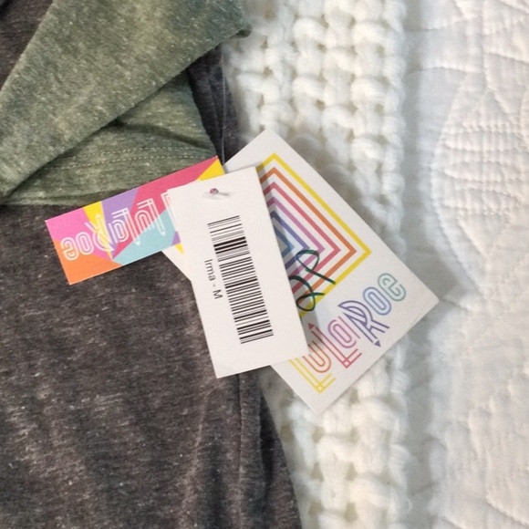 LuLaRoe Irma Heather Gray/Green Short Sleeve Top Sz M - Picture 10 of 10